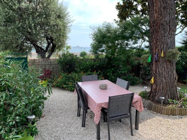 Appartement Face A La Mer Et Au Port Saint Laurent Du Var Avec Jardin Privatif Exterior foto