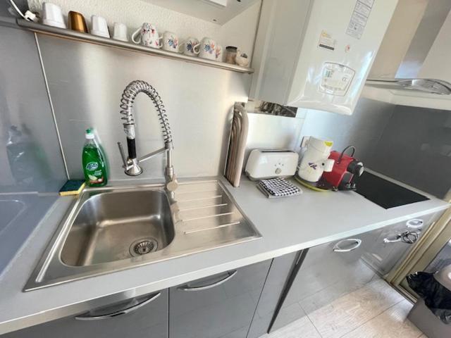 Appartement Face A La Mer Et Au Port Saint Laurent Du Var Avec Jardin Privatif Exterior foto
